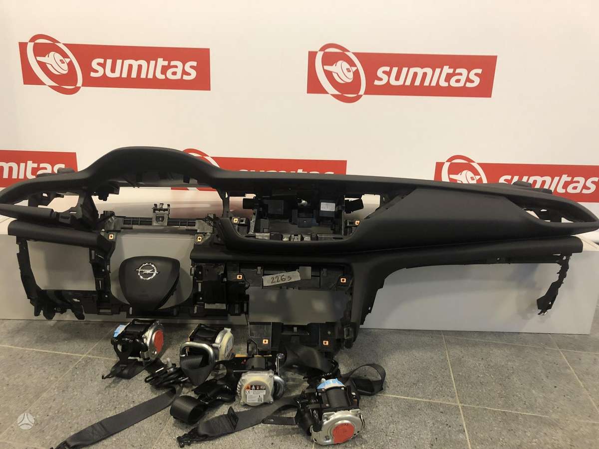 Opel Insignia interior parts