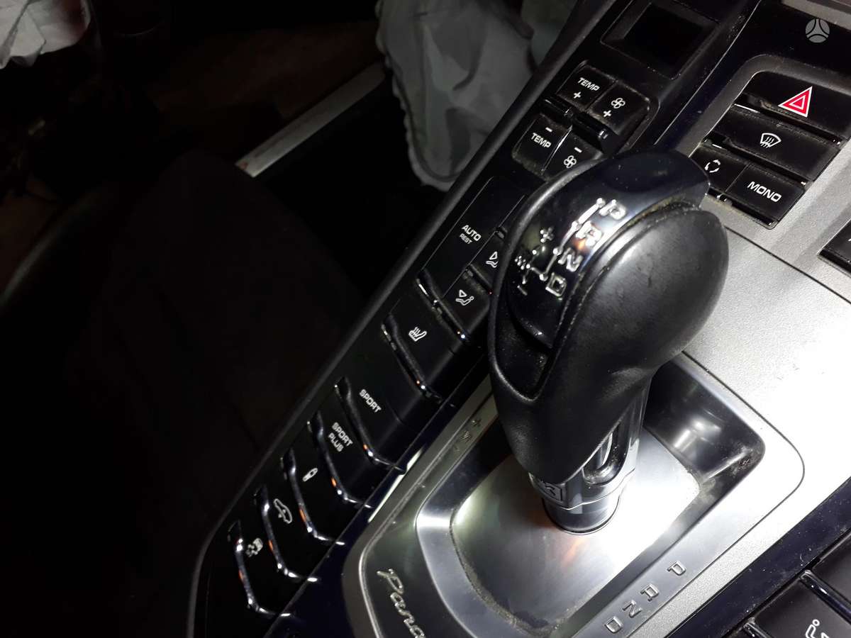 Porsche Panamera Rida 28000miliu