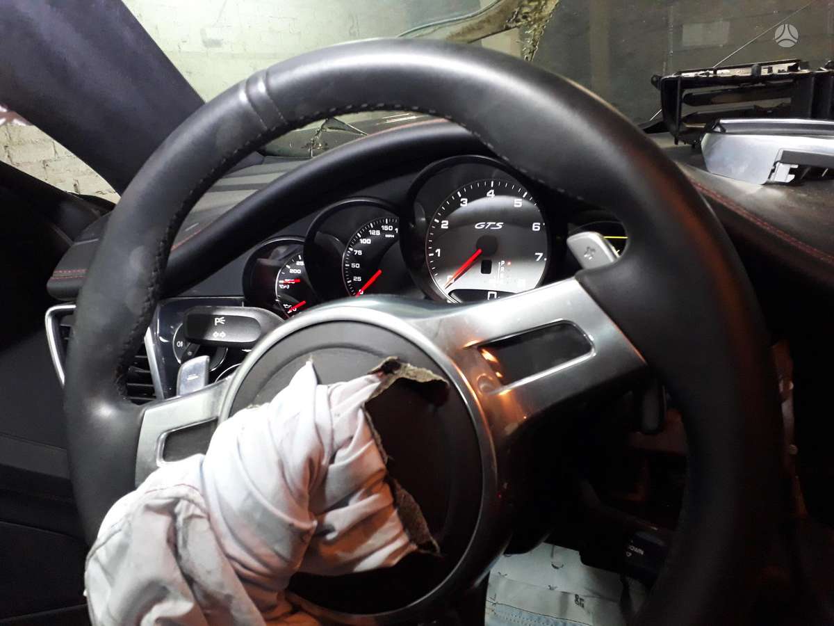 Porsche Panamera Rida 28000miliu