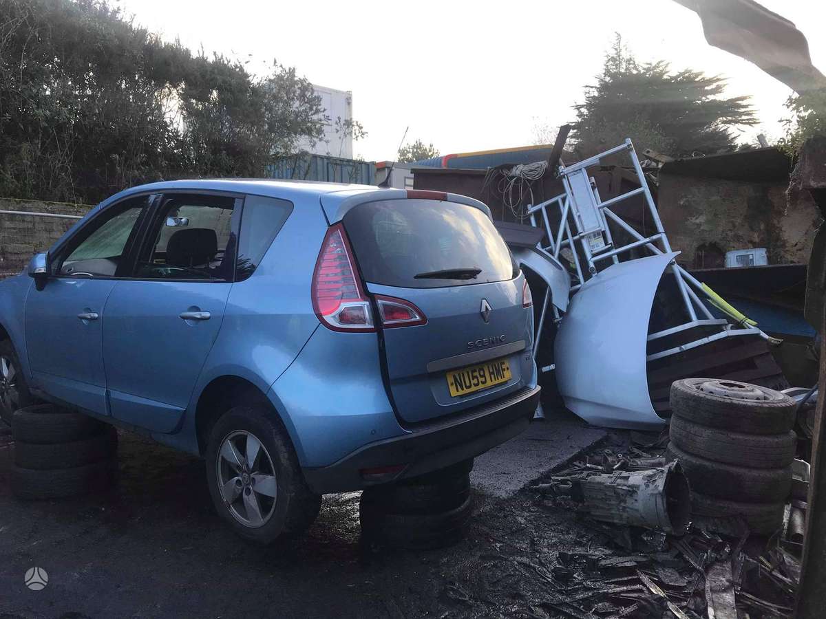 Renault Scenic for parts