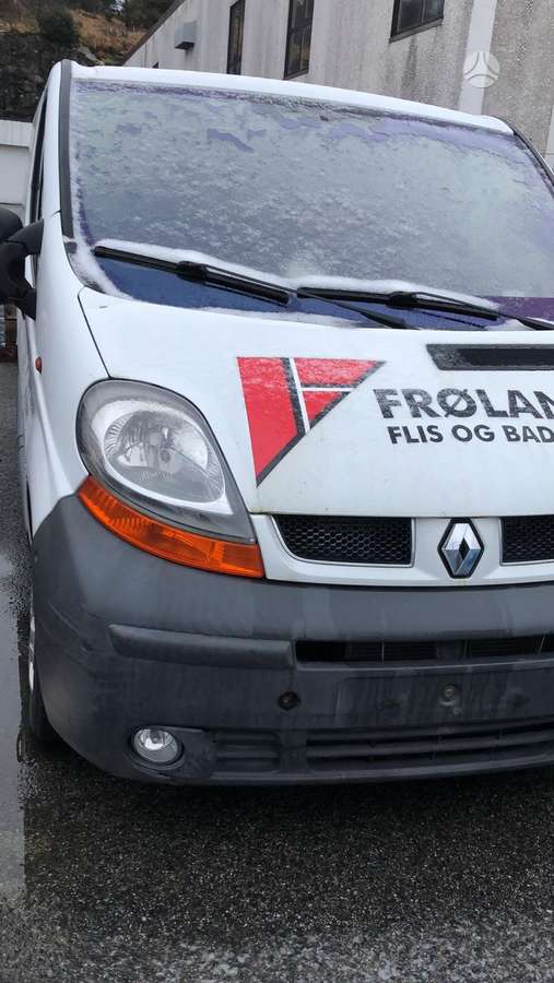 Renault Trafic по частям. Dalis siunciame i kitus miestus