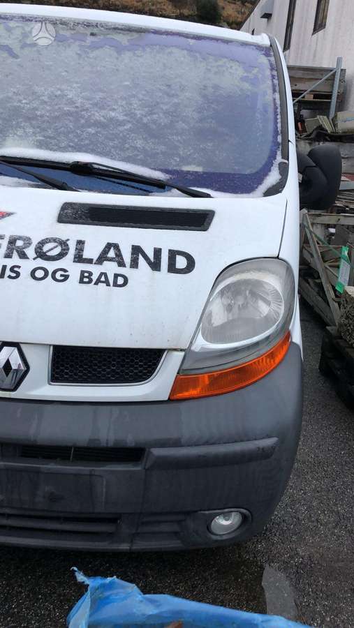Renault Trafic dalimis. Dalis siunciame i kitus miestus