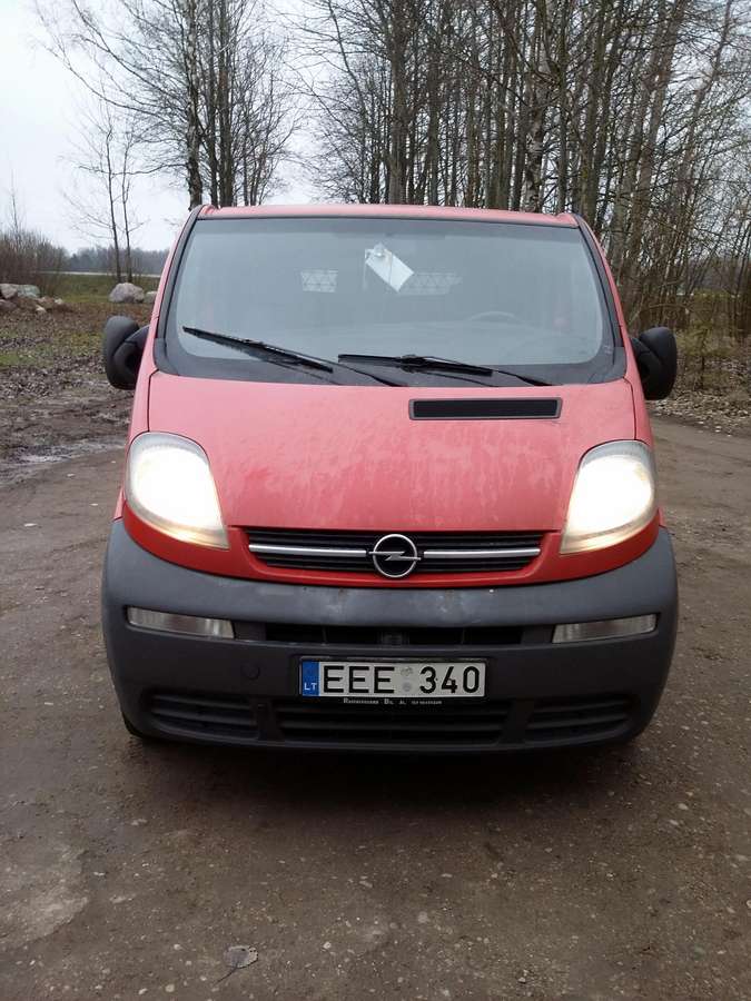 Opel Vivaro, cargo vans