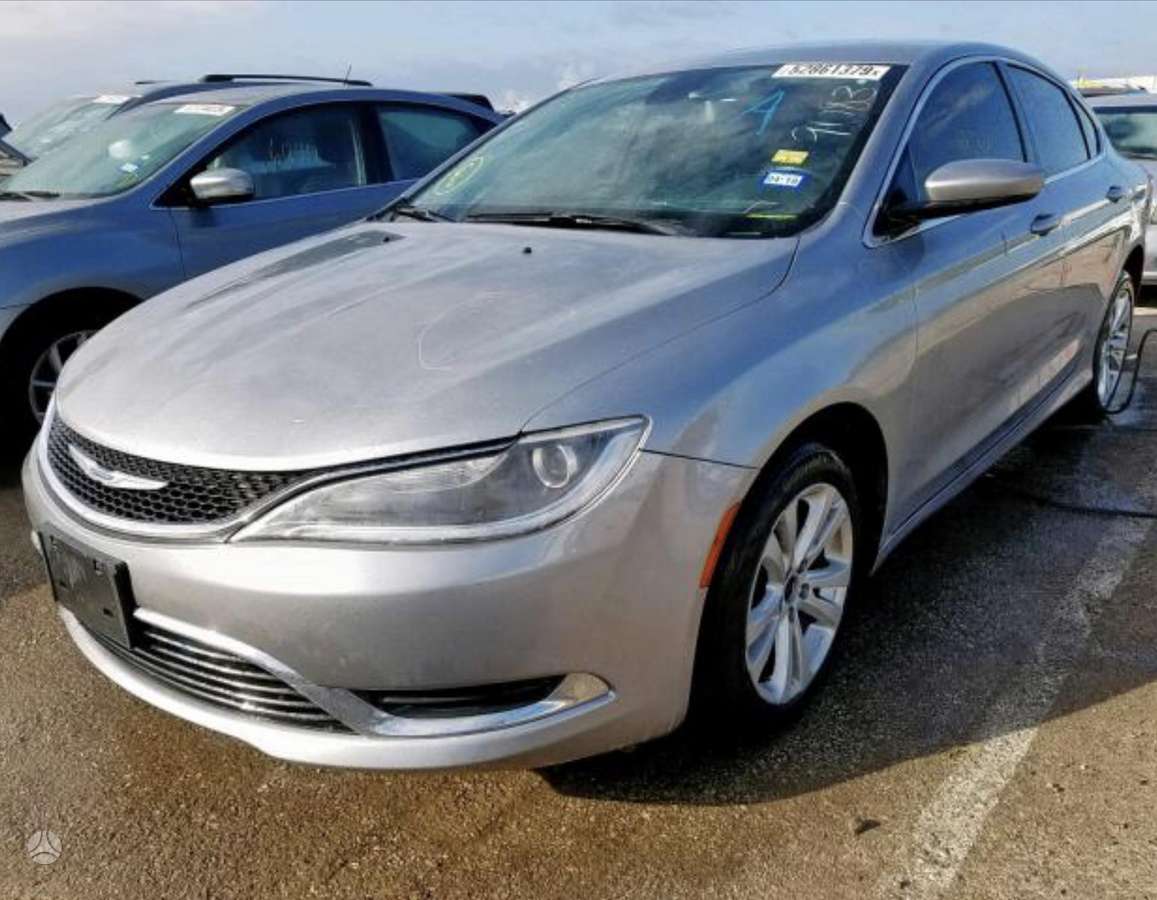Chrysler 200