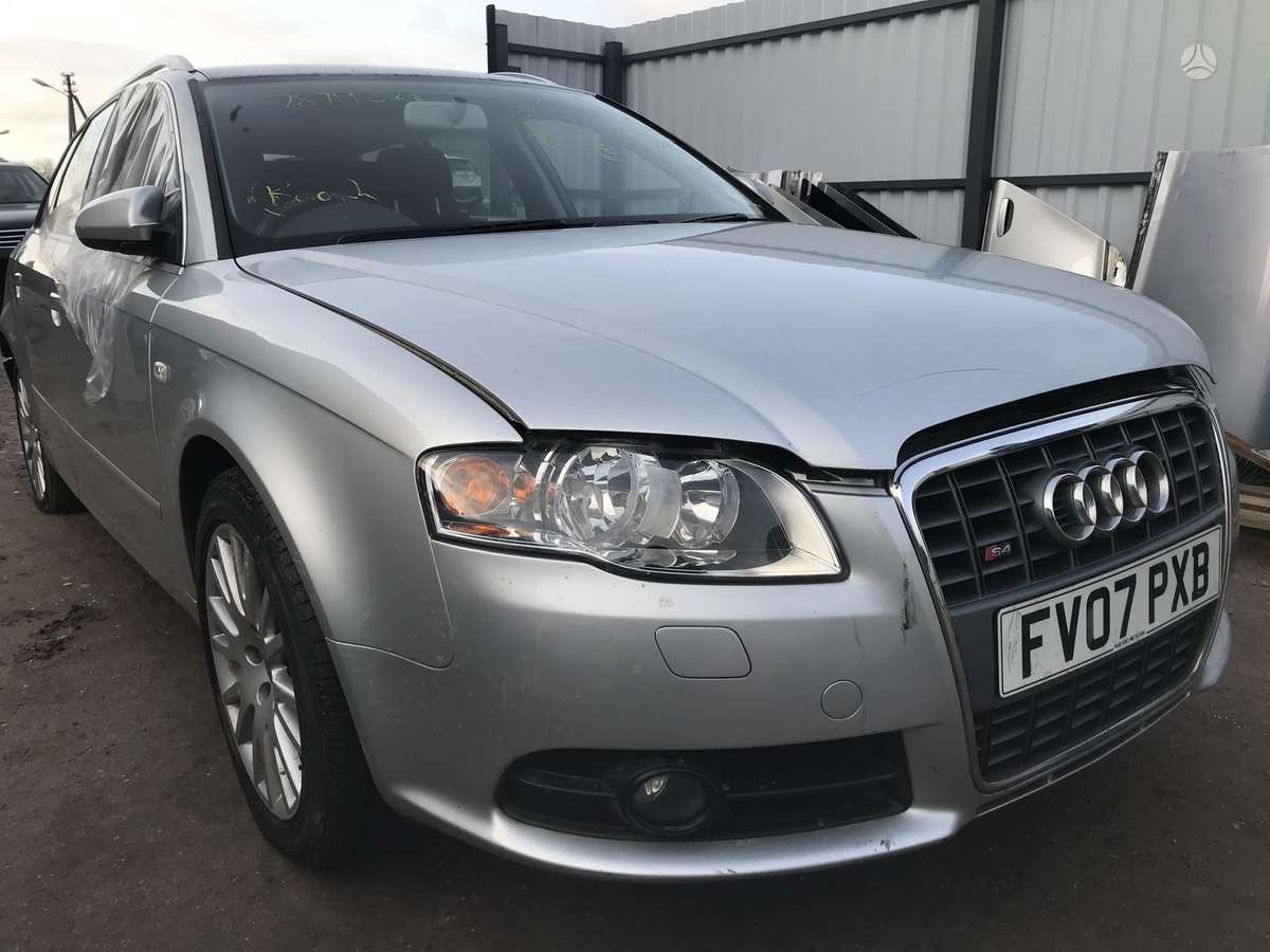 Audi A4 dalimis. Variklis brb rida 55500 myliu
