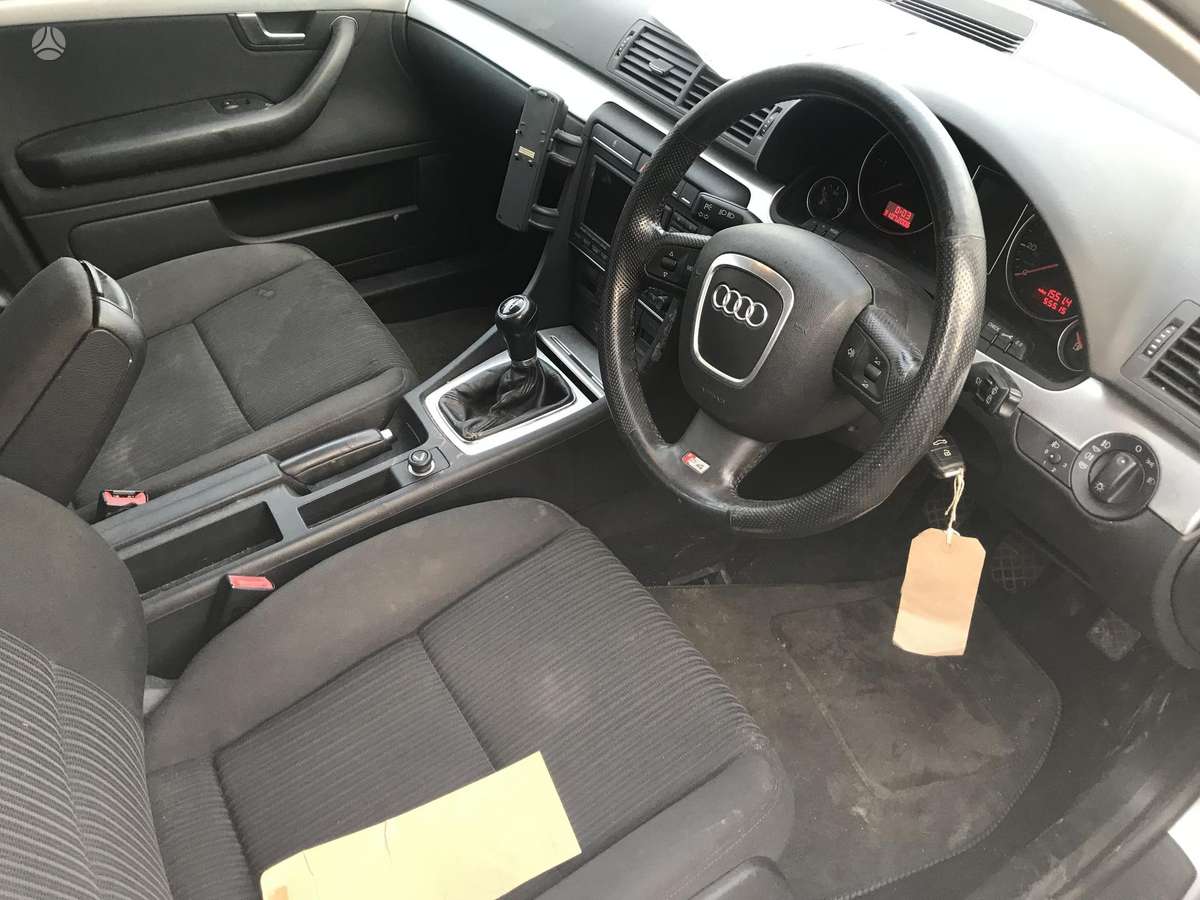Audi A4 dalimis. Variklis brb rida 55500 myliu