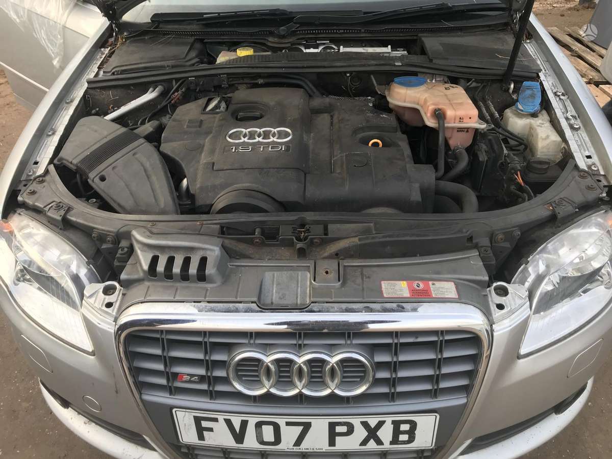 Audi A4 dalimis. Variklis brb rida 55500 myliu