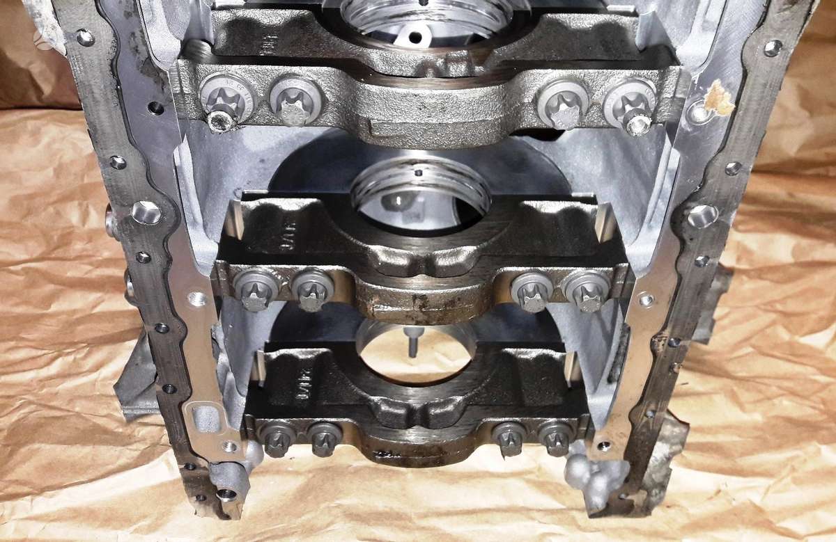 Mercedes-Benz G350, OM642, engine parts