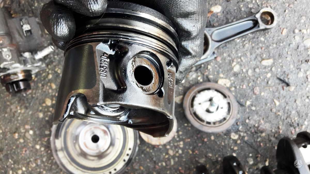 Citroen C5, 10DYVD, variklio detalės