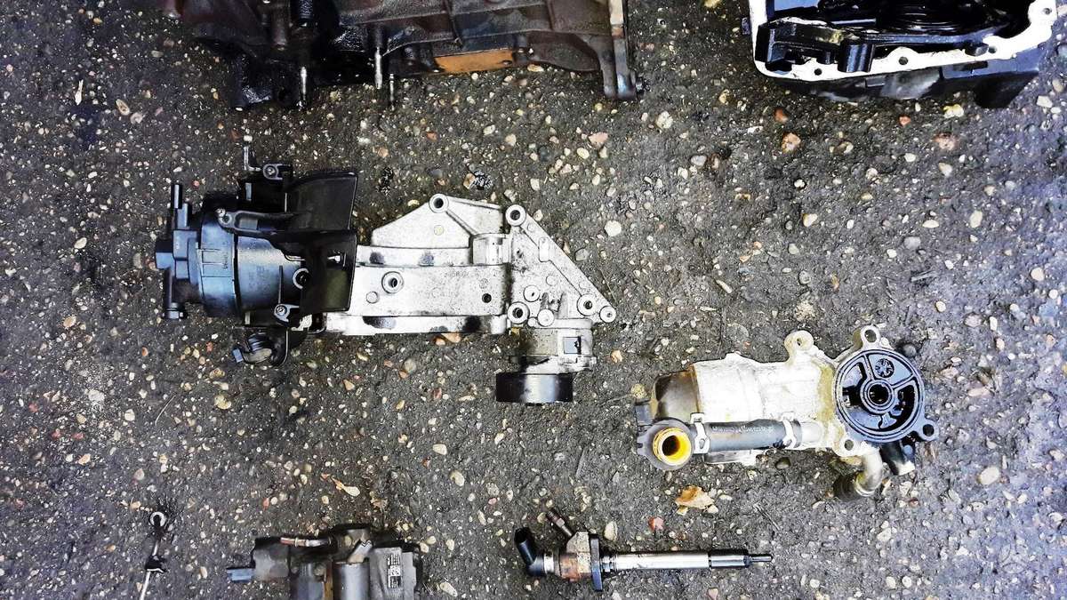 Citroen C5, 10DYVD, variklio detalės