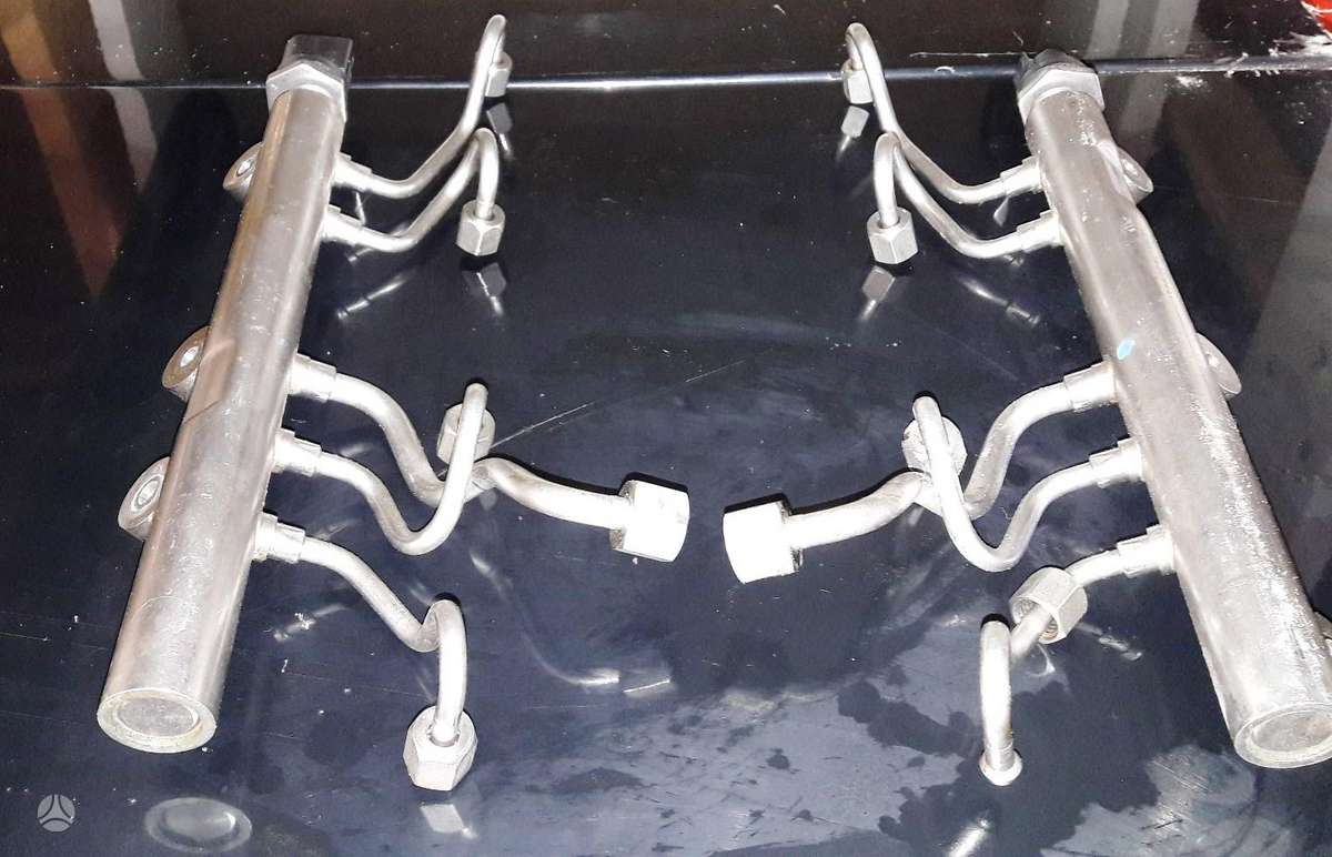 BMW M6, S63B44, variklio detalės