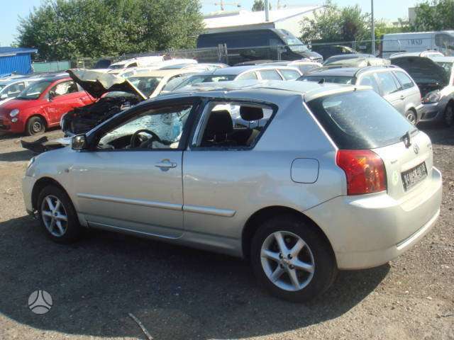Toyota Corolla dalimis