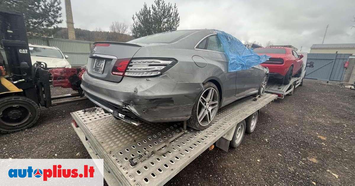 Mercedes Benz E Dalimis Maza Rida Medinis Vairas Su Lapkem Amg