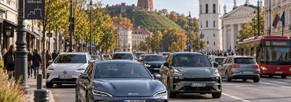Kiniški automobiliai jau nebe egzotika: ar po penkerių metų jie bus tokie pat įprasti kaip „Volkswagen“? 