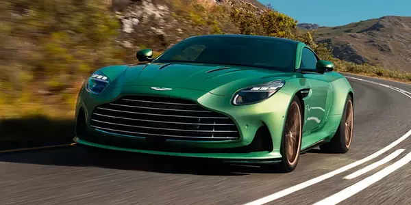 Aston Martin DB12