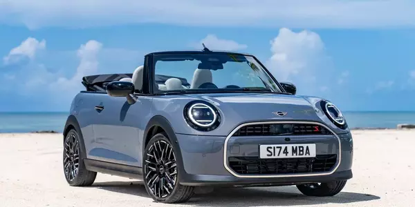 Mini Convertible (F67)