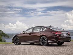 Lexus LS