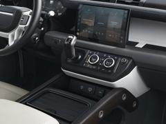 Land Rover Defender 130