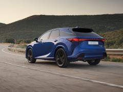 Lexus RX V