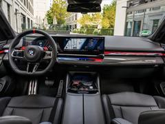 BMW M5 (G90)