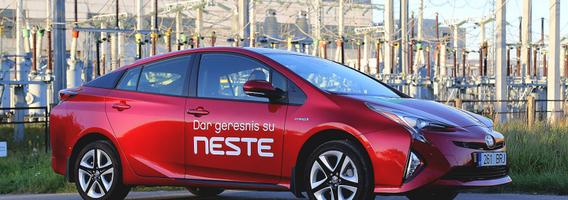 „Toyota Prius“ – hibridų ambasadorius arba ekonomiško vairavimo mokytojas