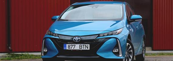 Laidinis „Toyota Prius Plug-in“ – viena koja elektromobilių zonoje