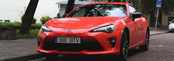 „Toyota GT86“ – kai vairavimo malonumas svarbiau už sausus skaičius