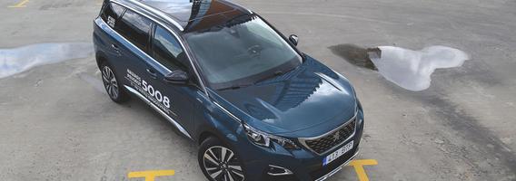 Septynvietis miesto visureigis „Peugeot 5008“ – patobulintas Europos metų automobilis